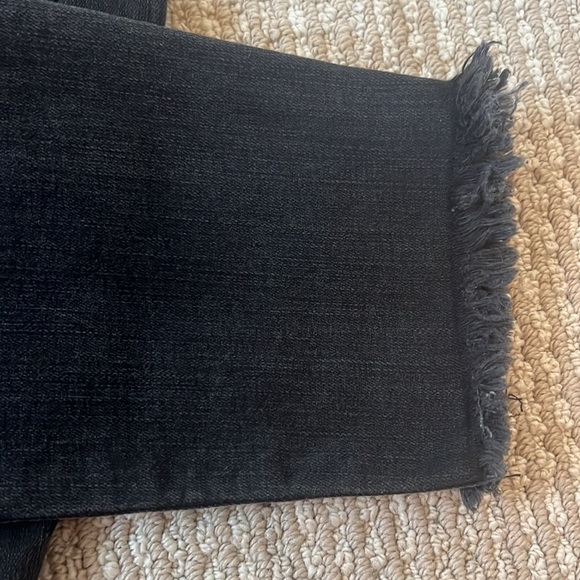 Madewell skinny black jeans. Size 25. Raw hem exposed buttons - Picture 8 of 8